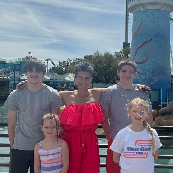 Meet your Posher, Pamela - Picture 1 of 1